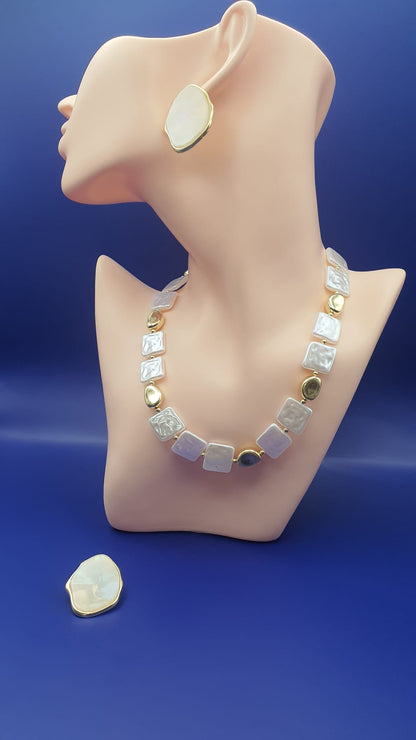 GalsFolks VividVerve Crystal Necklace and Earring Set - Timeless Elegance