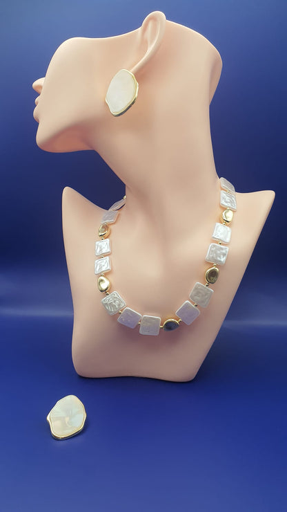 GalsFolks VividVerve Crystal Necklace and Earring Set - Timeless Elegance