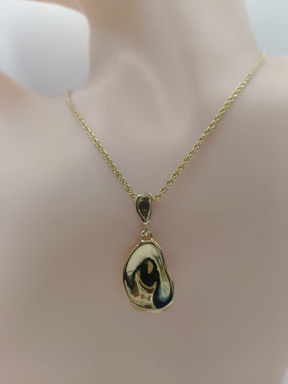 GalsFolks VividVerve Golden Unique Pendant and Neck Chain - Timeless Glamour