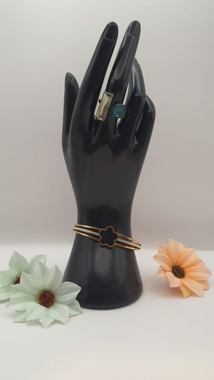 Elegant Black Flower Head with Diamond Bracelet