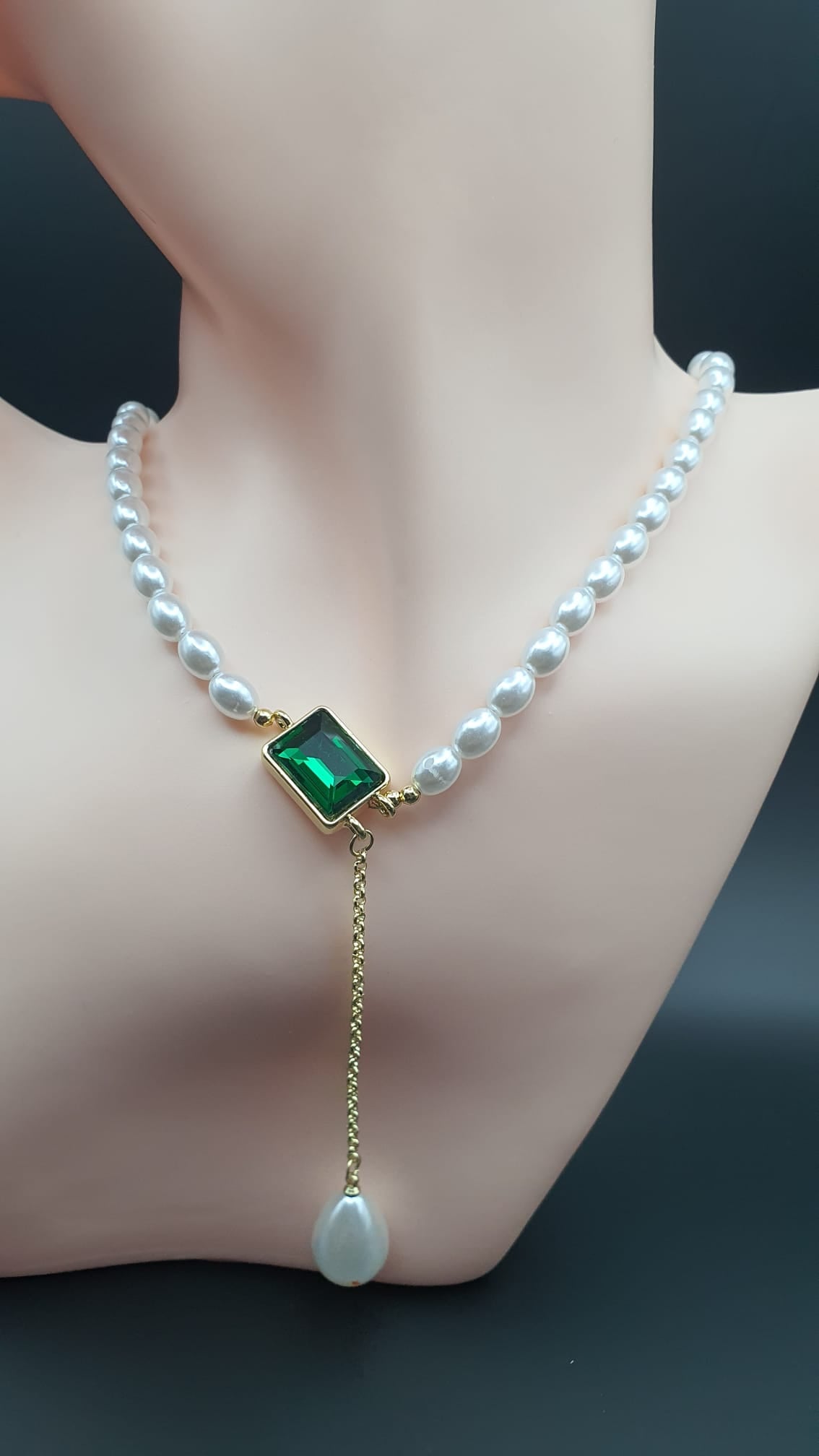 GalsFolks VividVerve White Pearl Necklace with Green Stone Pendant - Timeless Elegance