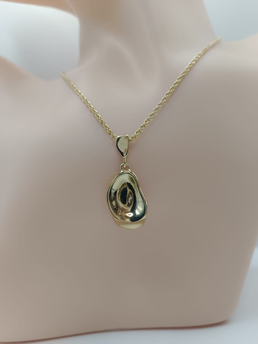 GalsFolks VividVerve Golden Unique Pendant and Neck Chain - Timeless Glamour