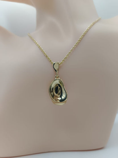 GalsFolks VividVerve Golden Unique Pendant and Neck Chain - Timeless Glamour