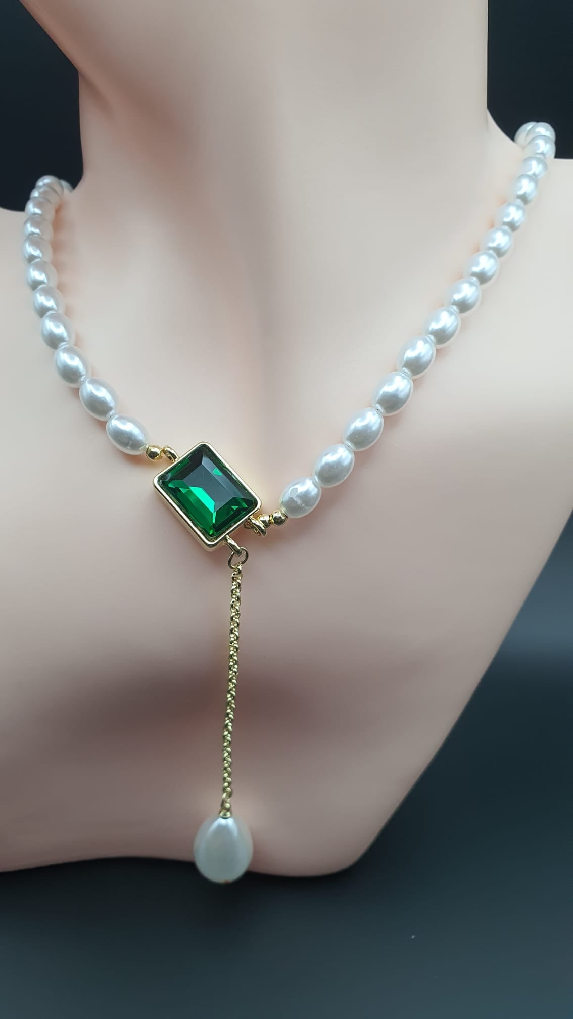 GalsFolks VividVerve White Pearl Necklace with Green Stone Pendant - Timeless Elegance